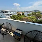 Apartment Roof Breeze