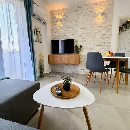 Daire Roof Breeze Golem (Tirana)