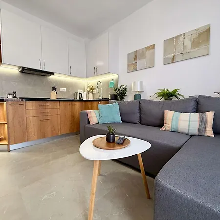 Roof Breeze Daire Golem (Tirana)