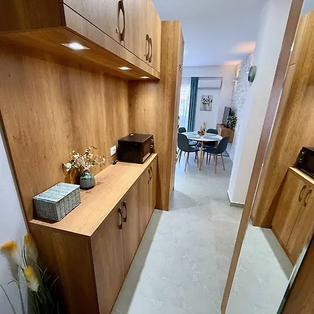 Roof Breeze Daire Golem (Tirana)