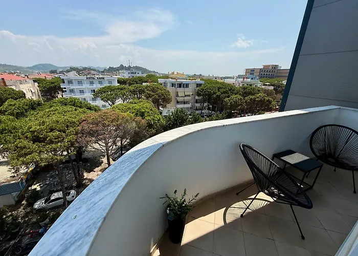 Roof Breeze Apartmán *