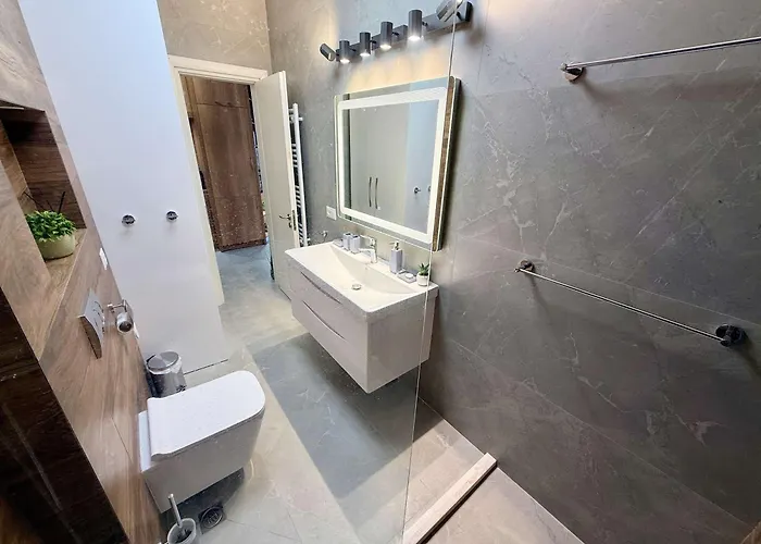 Roof Breeze Apartmán Golem (Tirana)